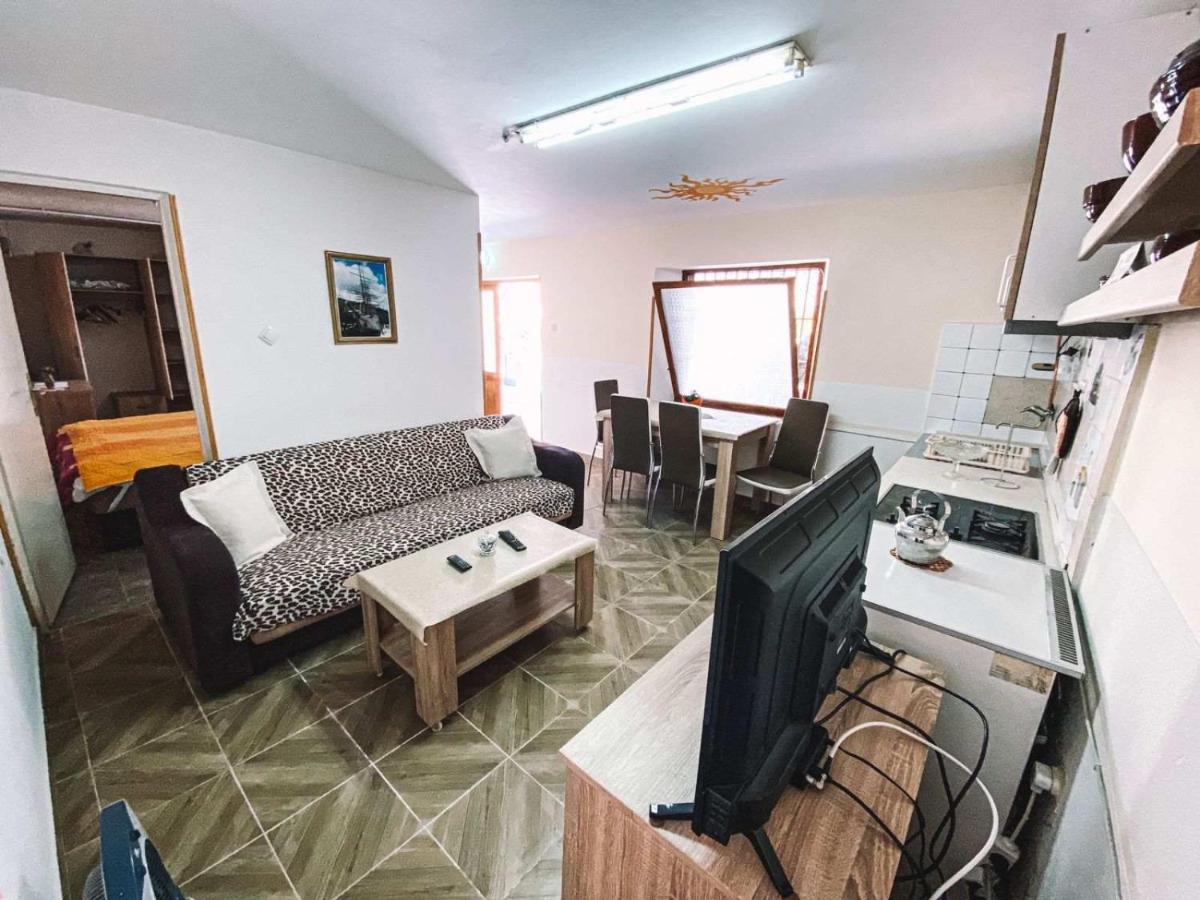 Apartment Near The Old Town Of Kotor โกตอร์ ภายนอก รูปภาพ
